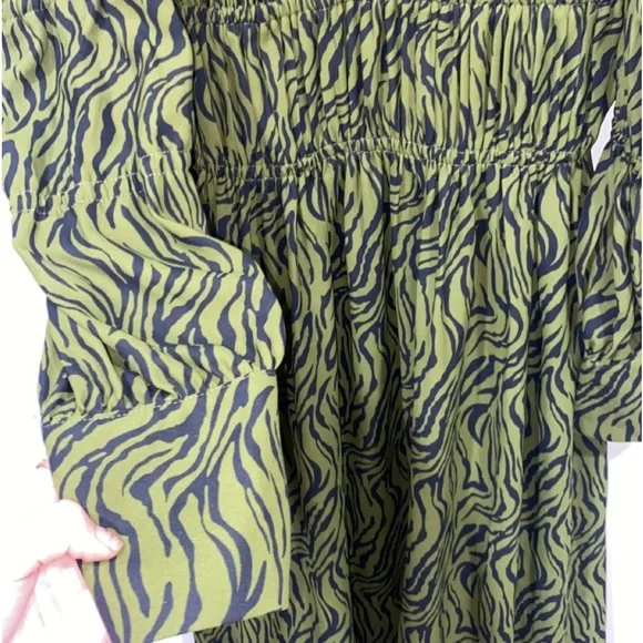 Ghospell Green High Neck Long Sleeve Maxi Dress Small NWOT